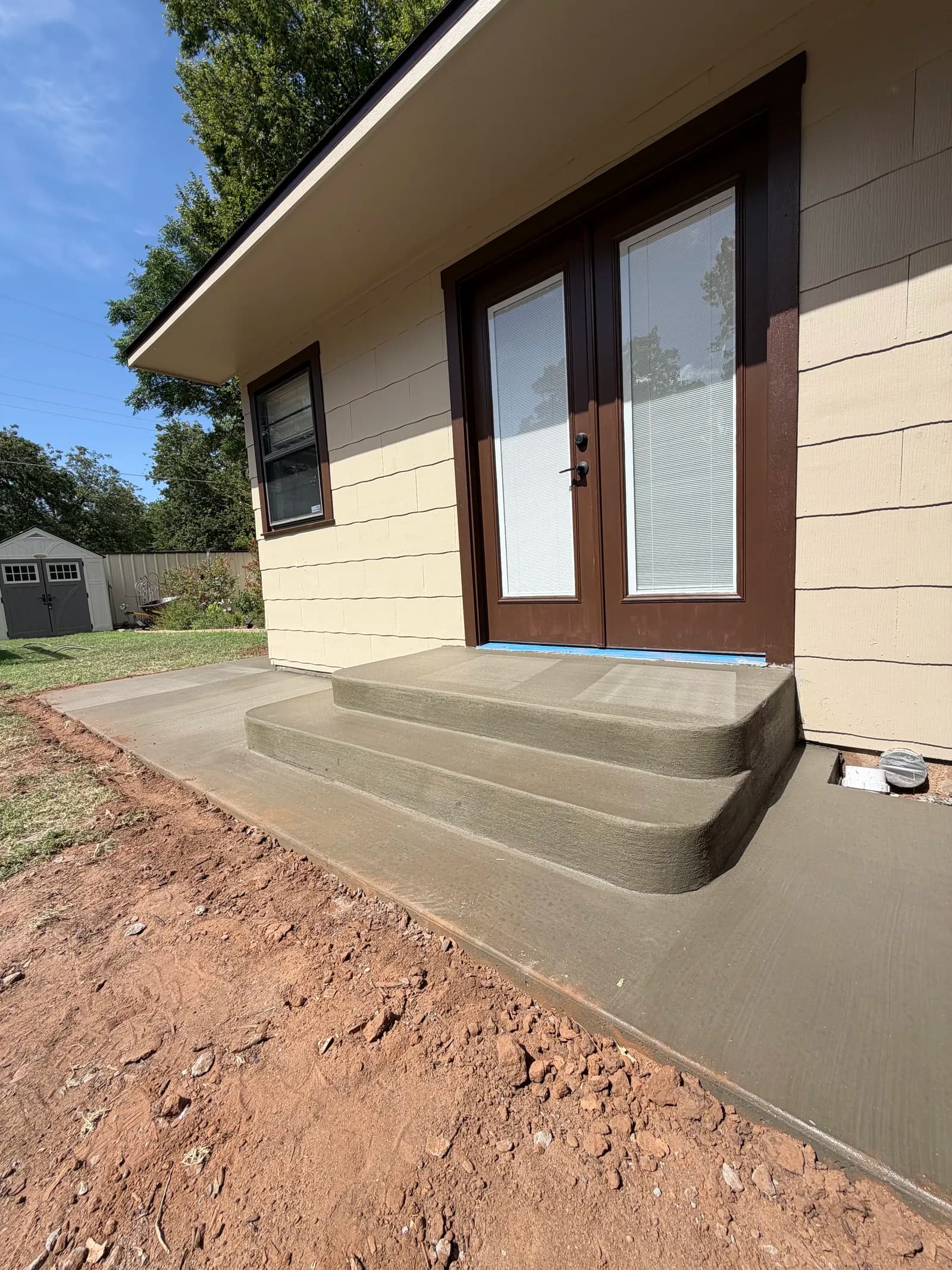 Vernon Concrete Steps & Sidewalk — completed steps at the doors in Vernon, TX